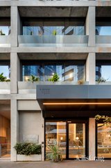 https://images.listonce.com.au/custom/160x/listings/150322-kings-place-south-melbourne-vic-3205/433/01900433_img_01.jpg?bpPfj2yvHco
