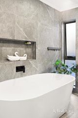 https://images.listonce.com.au/custom/160x/listings/151-bay-road-sandringham-vic-3191/903/01902903_img_10.jpg?Vmvl2sW_Gb0