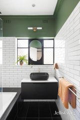 https://images.listonce.com.au/custom/160x/listings/151-southern-road-heidelberg-heights-vic-3081/227/01933227_img_10.jpg?lryn8AiyqWE