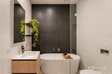 https://images.listonce.com.au/custom/160x/listings/152-clark-street-port-melbourne-vic-3207/964/01950964_img_13.jpg?koabuePZBFg