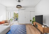 https://images.listonce.com.au/custom/160x/listings/152-cobden-st-south-melbourne-vic-3205/166/01911166_img_03.jpg?Lqtr7EgekoU