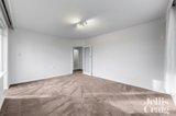 https://images.listonce.com.au/custom/160x/listings/152-edgar-street-glen-iris-vic-3146/386/01734386_img_06.jpg?vkYj2Gc6Odw