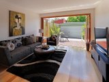 https://images.listonce.com.au/custom/160x/listings/152-farrell-street-port-melbourne-vic-3207/968/01793968_img_02.jpg?zQZfVLH6SoI