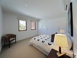 https://images.listonce.com.au/custom/160x/listings/152-farrell-street-port-melbourne-vic-3207/968/01793968_img_08.jpg?ed4Pa5tz76M