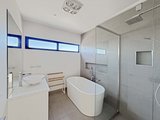 https://images.listonce.com.au/custom/160x/listings/152-hope-street-geelong-west-vic-3218/387/01701387_img_05.jpg?_hhA6Sa5uPc