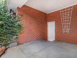 https://images.listonce.com.au/custom/160x/listings/152-rosella-street-doncaster-east-vic-3109/726/01727726_img_10.jpg?qAiE8o2ksNU
