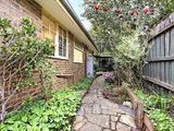 https://images.listonce.com.au/custom/160x/listings/1520-florence-road-surrey-hills-vic-3127/424/01684424_img_08.jpg?oT08oLSa4Bo