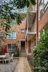 https://images.listonce.com.au/custom/160x/listings/15201-lennox-street-richmond-vic-3121/482/01906482_img_03.jpg?W8e_fWtcxUk