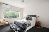 https://images.listonce.com.au/custom/160x/listings/15289-barkly-street-st-kilda-vic-3182/125/01626125_img_04.jpg?bIeiFU5XBvc