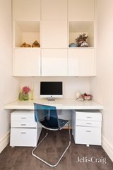https://images.listonce.com.au/custom/160x/listings/154-barkly-street-fitzroy-north-vic-3068/048/01978048_img_05.jpg?lD7GPkTnpYM