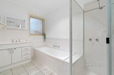 https://images.listonce.com.au/custom/160x/listings/154-lusher-road-croydon-vic-3136/283/01338283_img_08.jpg?Km0UUZAKDcU