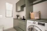 https://images.listonce.com.au/custom/160x/listings/154-nott-street-port-melbourne-vic-3207/757/01809757_img_18.jpg?afIhe3JJAFY