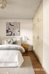 https://images.listonce.com.au/custom/160x/listings/155-haines-street-north-melbourne-vic-3051/553/01970553_img_04.jpg?Z2Y2BxsZ2h0