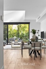 https://images.listonce.com.au/custom/160x/listings/155-landells-road-pascoe-vale-vic-3044/169/01752169_img_10.jpg?_x6WdE7OcCM