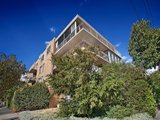 https://images.listonce.com.au/custom/160x/listings/155-ormond-esplanade-elwood-vic-3184/581/01793581_img_05.jpg?ky-TzZBTTSg