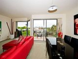 https://images.listonce.com.au/custom/160x/listings/1555-moreland-street-footscray-vic-3011/538/01633538_img_02.jpg?u9yT9gyySrk