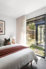 https://images.listonce.com.au/custom/160x/listings/155a-gooch-street-thornbury-vic-3071/369/01593369_img_12.jpg?EgCMT3xtlPM