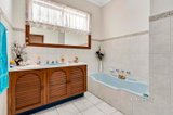 https://images.listonce.com.au/custom/160x/listings/156-glasgow-avenue-reservoir-vic-3073/205/01691205_img_08.jpg?ke-HcmHkaQ4