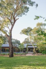 https://images.listonce.com.au/custom/160x/listings/156-mount-pleasant-road-eltham-vic-3095/483/01592483_img_15.jpg?ddGQ1poYeFw