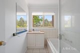 https://images.listonce.com.au/custom/160x/listings/158-dorset-road-croydon-vic-3136/686/01773686_img_12.jpg?ty8U6uoyHAc