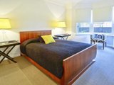 https://images.listonce.com.au/custom/160x/listings/158-skene-street-newtown-vic-3220/215/01699215_img_06.jpg?6n73McNrA4o