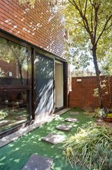 https://images.listonce.com.au/custom/160x/listings/1585-87-haines-street-north-melbourne-vic-3051/417/01037417_img_02.jpg?bE8YcsGe9e0