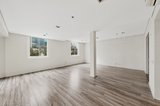 https://images.listonce.com.au/custom/160x/listings/159-beach-street-port-melbourne-vic-3207/198/01865198_img_08.jpg?acPsxlJkRz4