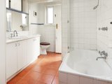 https://images.listonce.com.au/custom/160x/listings/159-cruikshank-street-port-melbourne-vic-3207/265/01090265_img_06.jpg?id2wjfyiPuU