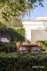 https://images.listonce.com.au/custom/160x/listings/159-kennealy-street-surrey-hills-vic-3127/245/01904245_img_13.jpg?77zExLxW5OA