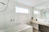 https://images.listonce.com.au/custom/160x/listings/15a-canterbury-street-richmond-vic-3121/380/00571380_img_06.jpg?Z_Kaew7L7Pk