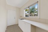 https://images.listonce.com.au/custom/160x/listings/15a-crosbie-road-murrumbeena-vic-3163/940/01852940_img_09.jpg?CQL4TBeGfgY