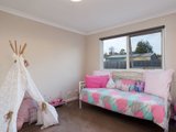 https://images.listonce.com.au/custom/160x/listings/15a-diane-crescent-mooroolbark-vic-3138/550/01524550_img_10.jpg?ey2Q0EwCxdw