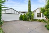 https://images.listonce.com.au/custom/160x/listings/15a-eastmead-road-croydon-vic-3136/380/01939380_img_10.jpg?th-0-MHN2-w