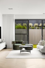 https://images.listonce.com.au/custom/160x/listings/15a-kneale-drive-box-hill-north-vic-3129/817/01954817_img_03.jpg?Iky65U6tRLs