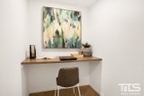 https://images.listonce.com.au/custom/160x/listings/15a-lloyd-street-strathmore-vic-3041/591/01772591_img_19.jpg?-XSDJAvF10U