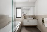 https://images.listonce.com.au/custom/160x/listings/15b-lancaster-street-bentleigh-east-vic-3165/994/01980994_img_17.jpg?5oAbqzV5d-4