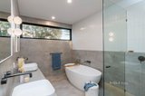 https://images.listonce.com.au/custom/160x/listings/15b-roselyn-crescent-bentleigh-east-vic-3165/191/01115191_img_12.jpg?A6a8zs7UU4s