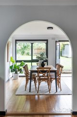 https://images.listonce.com.au/custom/160x/listings/16-adrian-street-chadstone-vic-3148/282/01909282_img_09.jpg?QpvxWLY1i6c