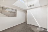 https://images.listonce.com.au/custom/160x/listings/16-alfred-street-richmond-vic-3121/962/01650962_img_09.jpg?CzYBRmwaofs