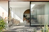 https://images.listonce.com.au/custom/160x/listings/16-attley-grove-st-kilda-east-vic-3183/484/01955484_img_03.jpg?jblT0dLiXB0