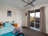 https://images.listonce.com.au/custom/160x/listings/16-autumn-grove-mooroolbark-vic-3138/405/01524405_img_13.jpg?VpYZmD2WFU4