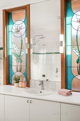 https://images.listonce.com.au/custom/160x/listings/16-baringhup-street-cheltenham-vic-3192/870/01734870_img_11.jpg?GY7txXDKZMA
