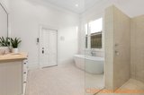 https://images.listonce.com.au/custom/160x/listings/16-bayview-street-elsternwick-vic-3185/398/01794398_img_08.jpg?RVRqcdkUrLo