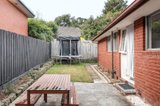 https://images.listonce.com.au/custom/160x/listings/16-bimbadeen-crescent-yallambie-vic-3085/619/01365619_img_13.jpg?-l1Edv2F3aE