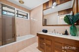 https://images.listonce.com.au/custom/160x/listings/16-bowen-street-woodend-vic-3442/354/01906354_img_13.jpg?P1DpwkgRMtI