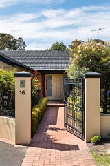 https://images.listonce.com.au/custom/160x/listings/16-boyce-avenue-briar-hill-vic-3088/137/01132137_img_02.jpg?WKhWrAg7Uds