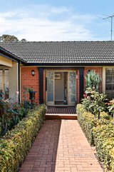 https://images.listonce.com.au/custom/160x/listings/16-boyce-avenue-briar-hill-vic-3088/137/01132137_img_18.jpg?6260AvguQxw