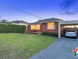 https://images.listonce.com.au/custom/160x/listings/16-bridges-avenue-mooroolbark-vic-3138/317/01526317_img_01.jpg?0kAiBzlzgrw