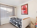 https://images.listonce.com.au/custom/160x/listings/16-bridges-avenue-mooroolbark-vic-3138/317/01526317_img_07.jpg?U01BbSOgsMI