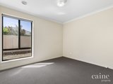 https://images.listonce.com.au/custom/160x/listings/16-chifley-drive-delacombe-vic-3356/715/01576715_img_06.jpg?JcZzxqadyoE